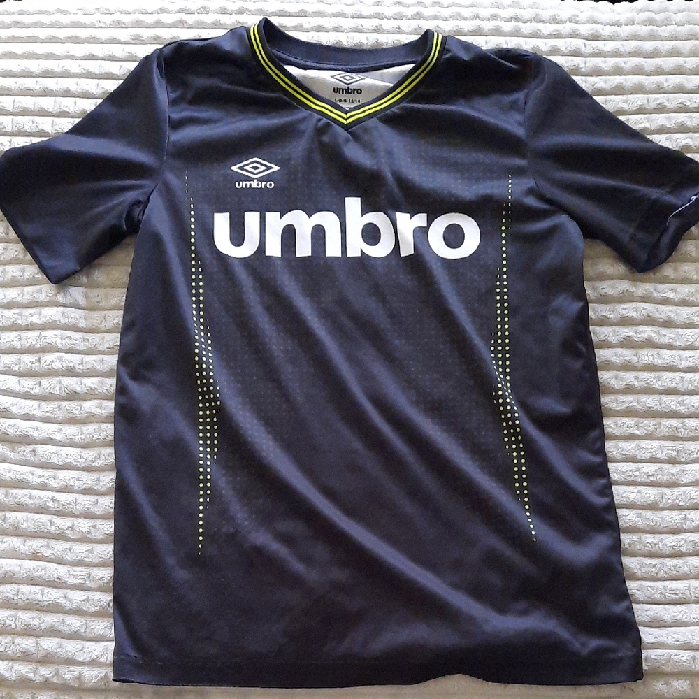 Umbro Kids Large, Black Soccer Jersey
